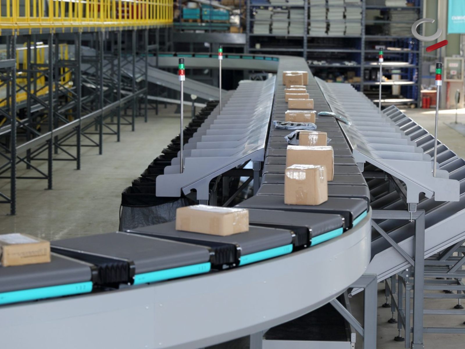 Truelisort Top Quality Professional Design Efficient E-commerce Linear Cross Belt Sorter Logistics Package Conveyor Cross Belt Sorter