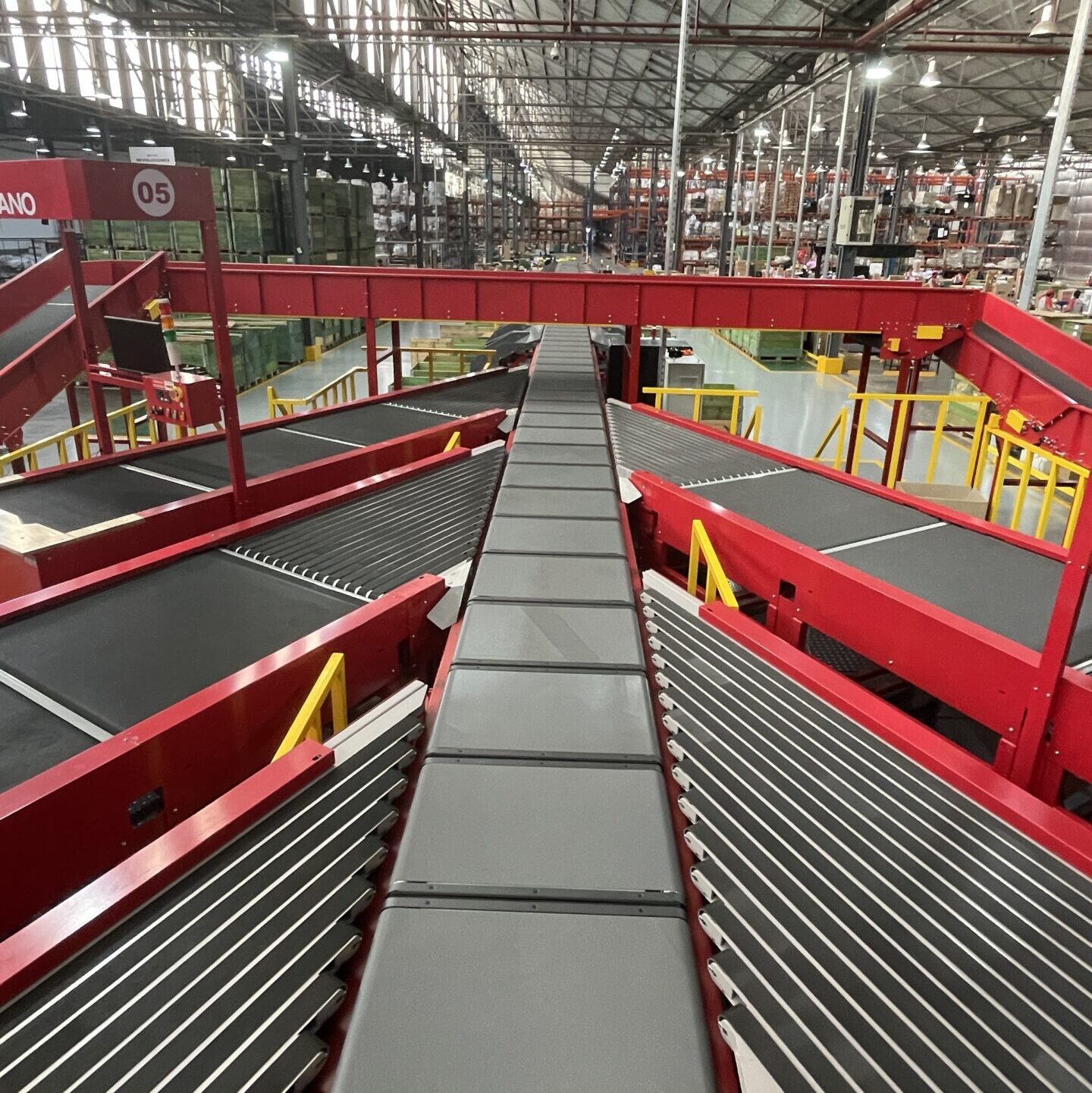 Truelisort Cross Belt Sorter Professional Design Adjustable Sorting Transport Speed Custom Design E-commerce High Quality