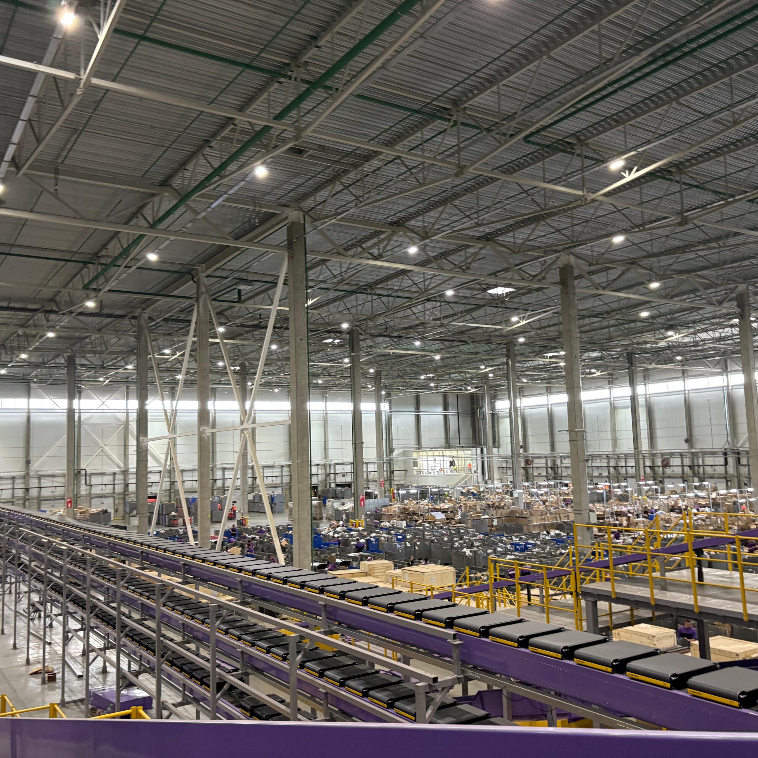 Truelisort ISO Approved Cross Belt Sorter Smart Sorting System Energy-Efficient Design Suitable for Parcel Distribution