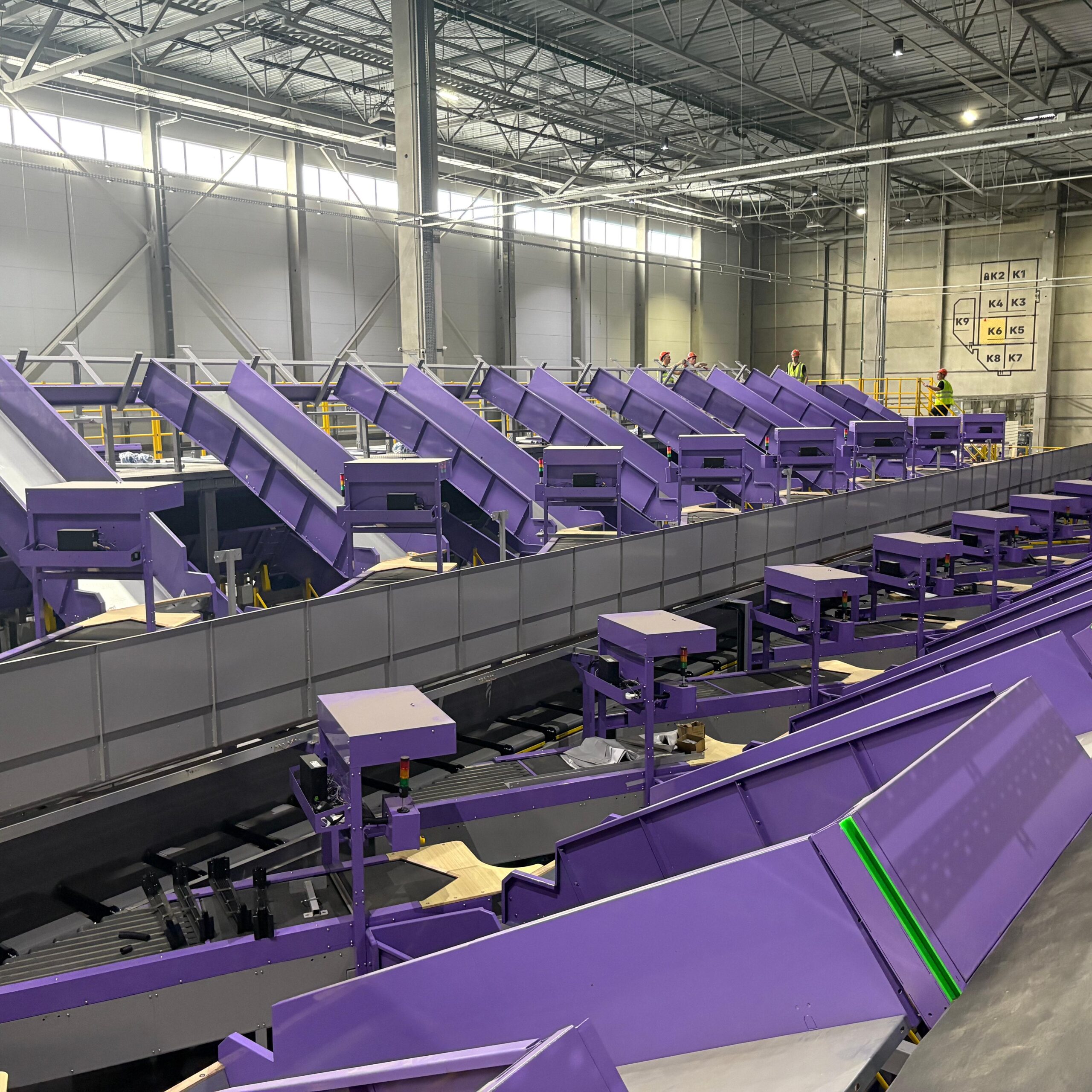Truelisort Parcel Sorting Innovative Cross Belt Sorter Solutions Tailored for Retail and Distribution Center Efficiency