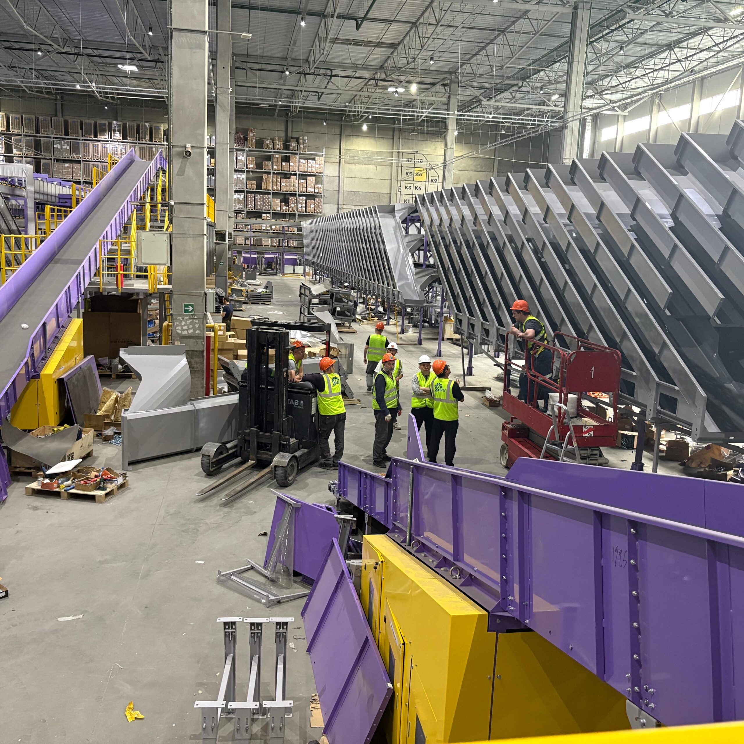 Truelisort Loop Cross Belt Sorter Automated Distribution System Innovative Design Ideal for Retail Fulfillment