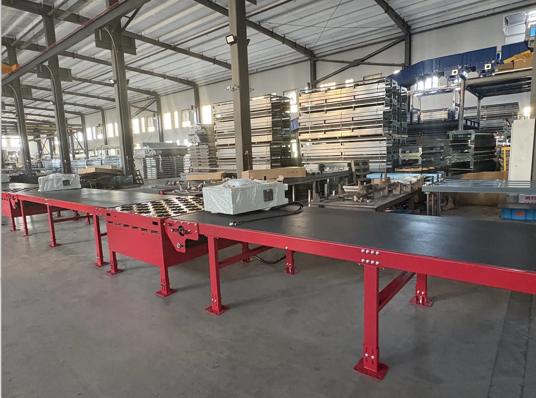 TR800*90 compact modular wheel sorter system for high-speed parcel diverting in small warehouses.