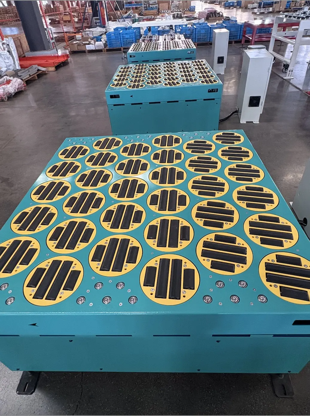 TR680*90 ultra-compact 45-degree modular wheel sorter system for smooth 60kg parcel diverting.